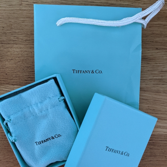 Genuine Tiffany's box, bag and pouch - Picture 1 of 1